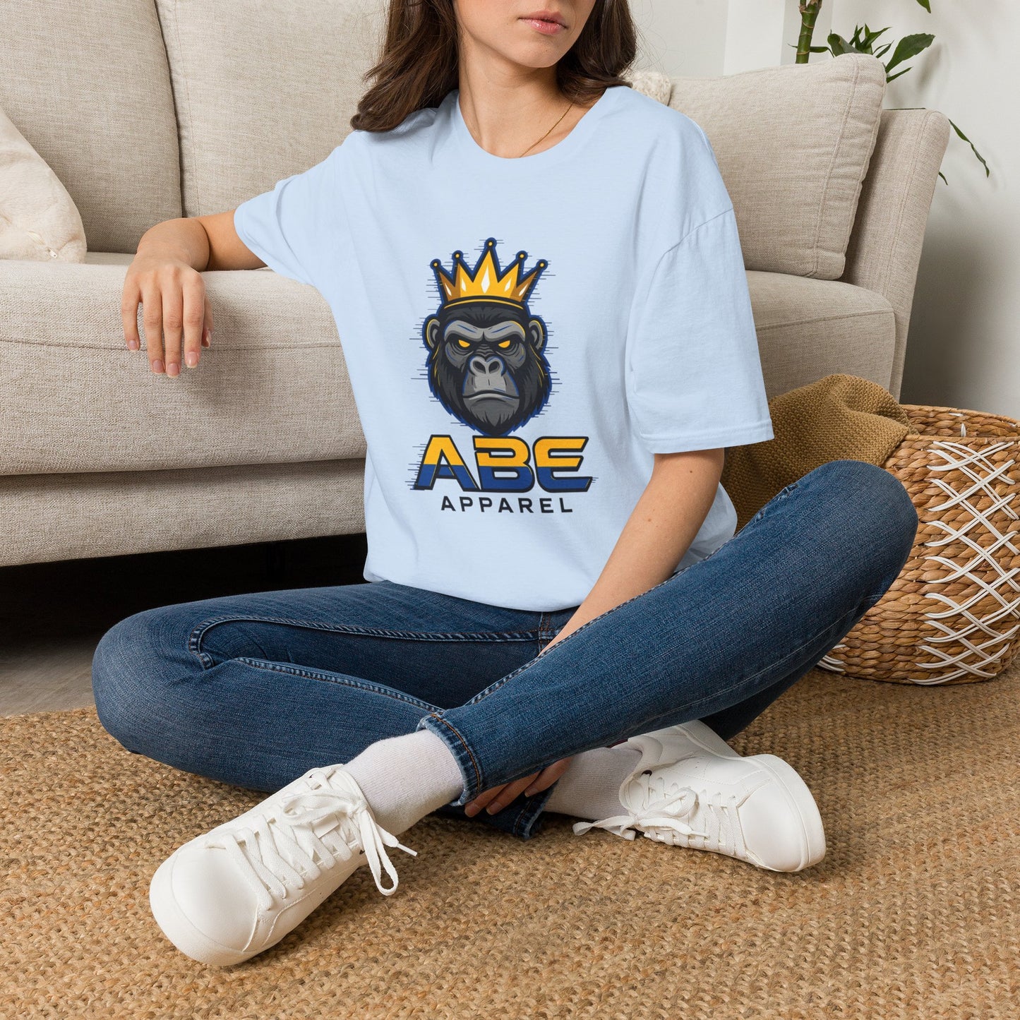 King Gorilla T-Shirt — Crowned Ape Graphic Tee for Streetwear & Urban Style