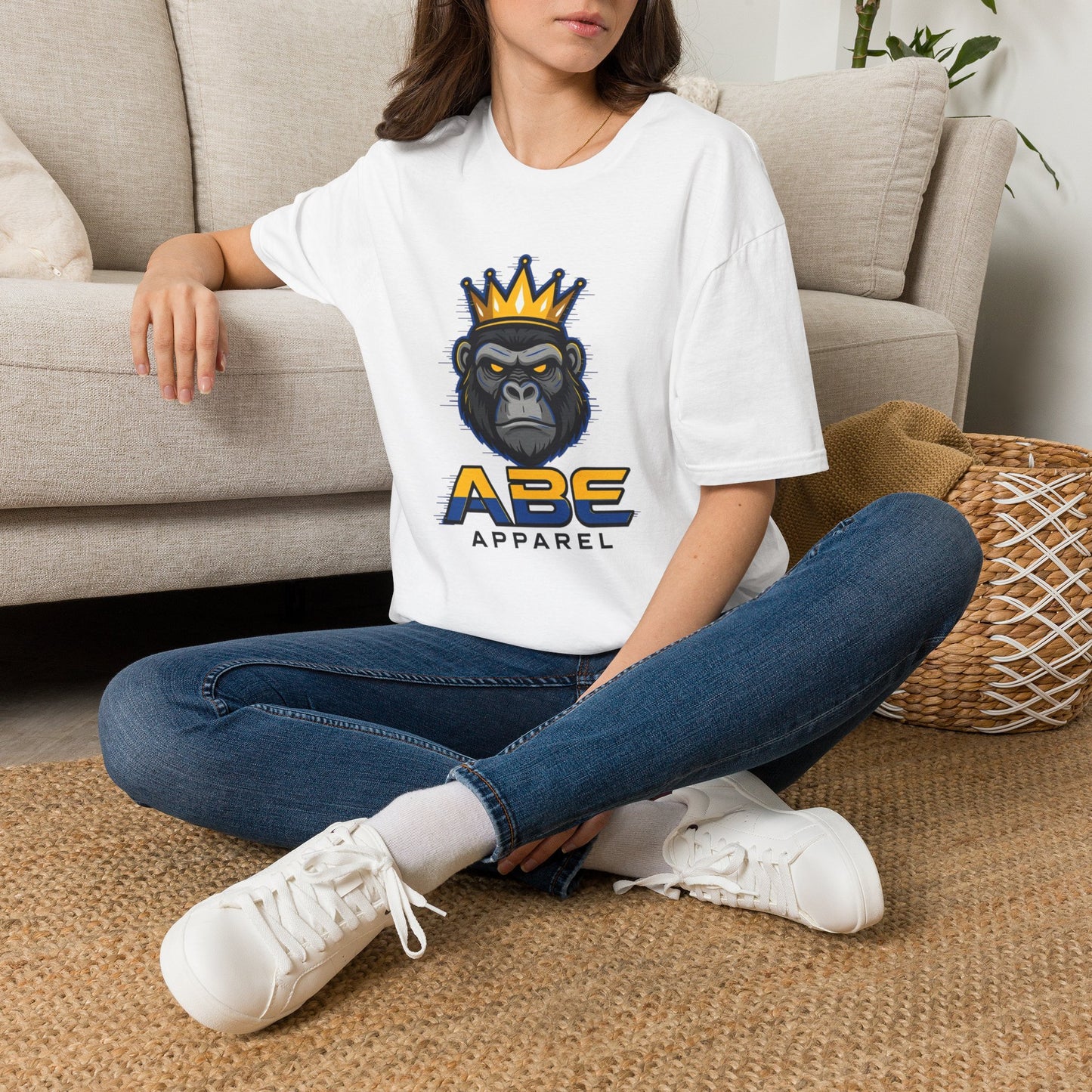 King Gorilla T-Shirt — Crowned Ape Graphic Tee for Streetwear & Urban Style